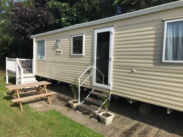 The Winchester Luxury Pet Friendly Caravan On Broadland Sands Holiday Park Between Lowestoft And Great Yarmouth Hotel Corton  Luaran gambar